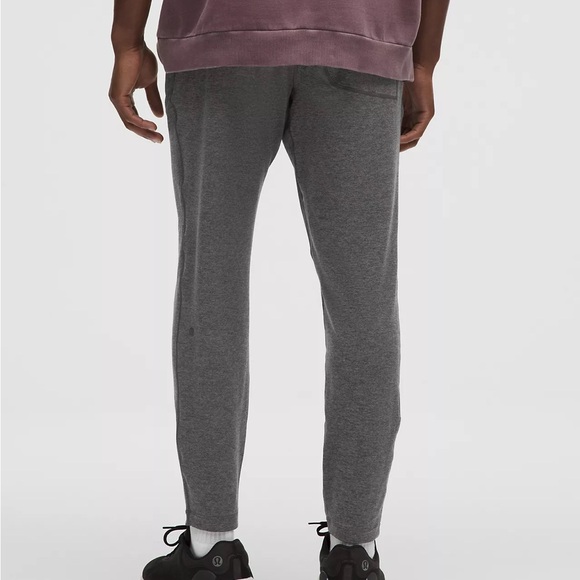 lululemon Men’s Soft Jersey Tapered Pant *Regular - Picture 4 of 9